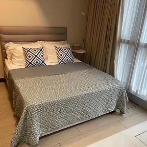 1 Bedroom Uptown Parksuites Bgc, High Floor, Morning Sun Apartment