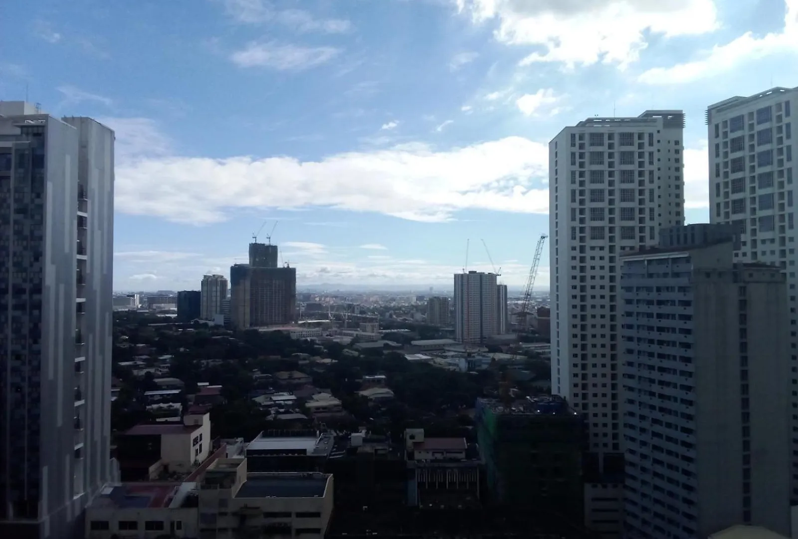 Kl Tower Makati Apartments By Ph Staycation Manila